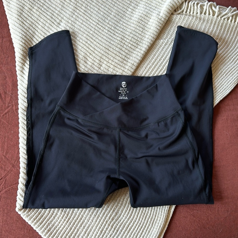 Born primitive legging size medium